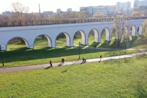 petr biryukov rasskazal o masshtabnoj rekonstrukczii mostov moskvy v 2024 godu-lessontime-ru-0