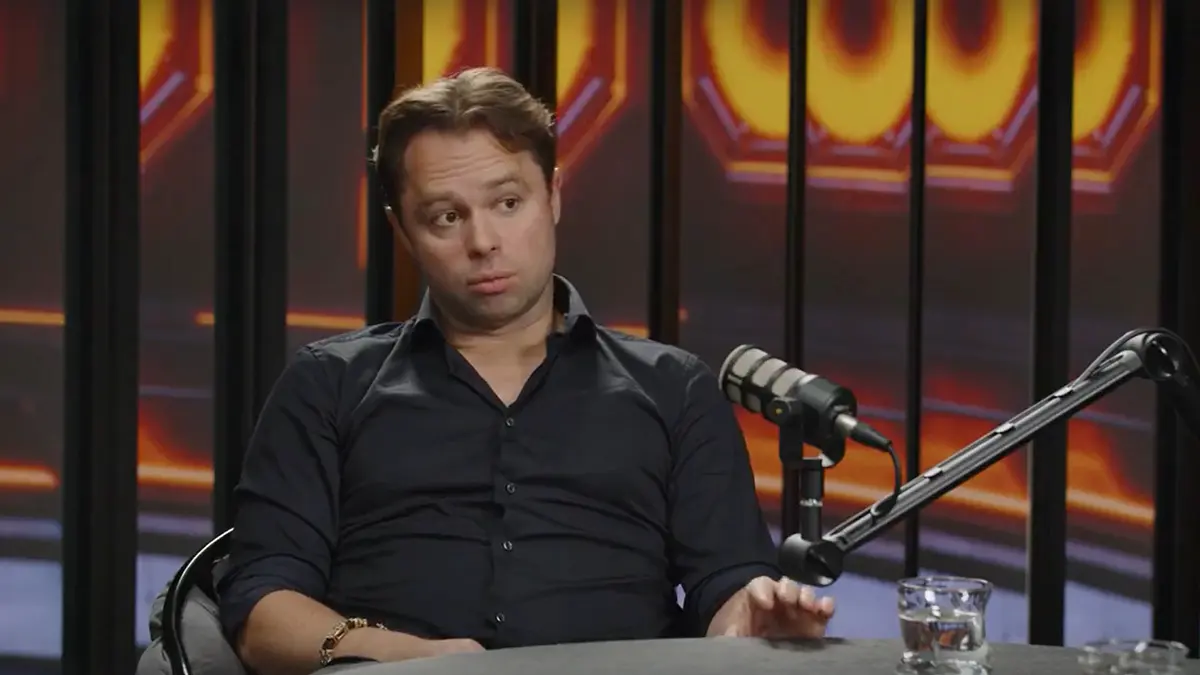 «Не должны знать все»: Гогунский призвал женщин изолироваться во время месячных