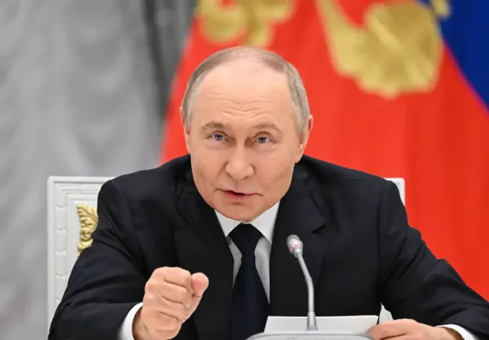 vladimir putin i zelenskij obsuzhdayut uroven peregovornyh delegaczij-lessontime-ru-0