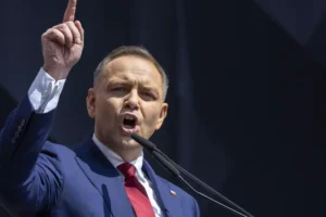 vyacheslav nikonov schitaet chto karol navroczkij ne izmenit otnosheniya rossii i polshi-lessontime-ru-174889165100-0