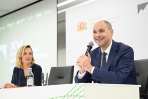 Денис Паслер: Расширение северного полукольца ЕКАД и обновление парка общественного транспорта. dp_lessontime