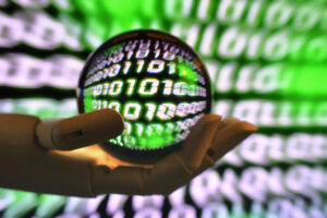 Робот, держащий в руке шар с потоком двоичных данных