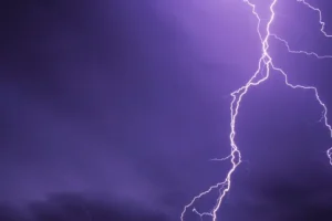 Арсений Буряков из РТУ МИРЭА и советы Сергея Щетинина по безопасности во время грозы arsenij buryakov iz rtu mirea i sovety sergeya shhetinina po bezopasnosti vo vremya grozy-lessontime-ru-0