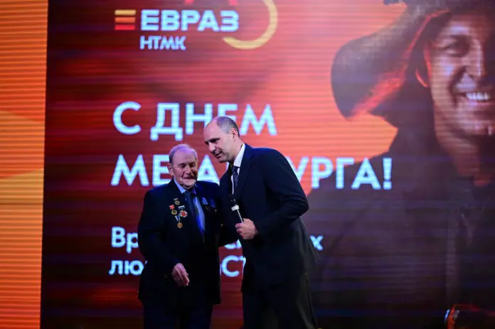 Денис Паслер поддержал КЗПВ и ЕВРАЗ НТМК, отметив вклад Урала в металлургию-0