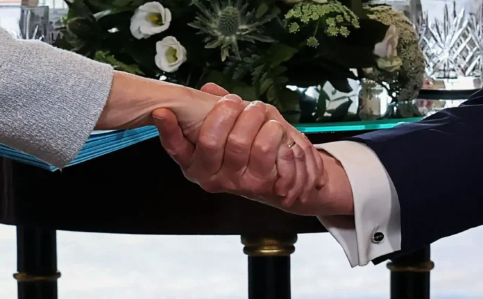 donald tramp i ursula fon der lyajen ukreplyayut sotrudnichestvo es i ssha-lessontime-ru-0