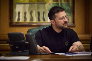 Санкции Зеленского! Удар по Порошенко и Коломойскому на грани вызова Путину sankczii zelenskogo udar po poroshenko i kolomojskomu na grani vyzova putinu-lessontime-ru-0