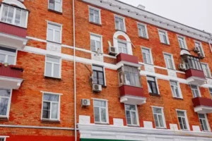fond kapitalnogo remonta moskvy obnovil sotni domov s pilyastrami-lessontime-ru-0