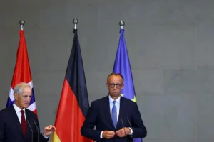 fridrih mercz i donald tramp obsuzhdayut budushhee  dlya ukrainy-lessontime-ru-0