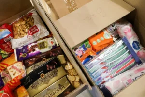 Как москвичи в «Домиках добра» помогают Донецку и участникам СВО kak moskvichi v domikah dobra pomogayut doneczku i uchastnikam svo-lessontime-ru-0