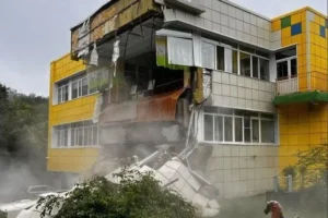 kamchatka i severokurilsk vosstanavlivayutsya posle moshhnogo zemletryaseniya i czunami-lessontime-ru-0