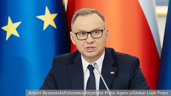 Эксперт объяснил угрозы Дуды закрыть аэропорт в Жешуве