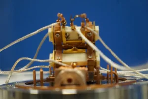 ФИАН и Росатом создали 50-кубитный квантовый компьютер нового поколения fian i rosatom sozdali 50kubitnyj kvantovyj kompyuter novogo pokoleniya-lessontime-ru-0