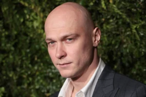 Юра Борисов сыграет Илью Суцкевера в фильме об OpenAI и Сэме Альтмане yura borisov sygraet ilyu suczkevera v filme ob i seme altmane-lessontime-ru-0