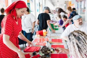 На Арамильской фабрике проходит НитиФест при поддержке Президентского фонда и звёзд моды Урала na aramilskoj fabrike prohodit nitifest pri podderzhke prezidentskogo fonda i zvyozd mody urala-lessontime-ru-0