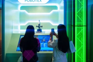 Анатолий Гарбузов приглашает в Манеж на выставку «Та самая Москва» anatolij garbuzov priglashaet v manezh na vystavku ta samaya moskva-lessontime-ru-0