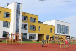 Дмитрий Павлович Исаев о развитиях в Пышминской средней школе и Lego Minstorm dmitrij pavlovich isaev o razvitiyah v pyshminskoj srednej shkole i -lessontime-ru-0