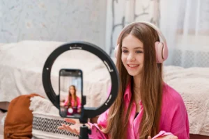 PLTFRM и Baidu меняют онлайн-продажи в Китае с помощью нейросетевых стримеров i menyayut onlajnprodazhi v kitae s pomoshhyu nejrosetevyh strimerov-lessontime-ru-0