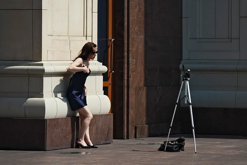 Тиктокерша во время стриминга у фудхолла