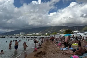 Курортный сезон в Сочи и Геленджике предлагает море, солнце и бархатную осень kurortnyj sezon v sochi i gelendzhike predlagaet more solncze i barhatnuyu osen-lessontime-ru-0