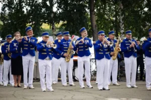 В Нижнем Тагиле пройдет всероссийский парад духовых оркестров с участием Нацгвардии и MusicAeterna v nizhnem tagile projdet vserossijskij parad duhovyh orkestrov s uchastiem naczgvardii i -lessontime-ru-0