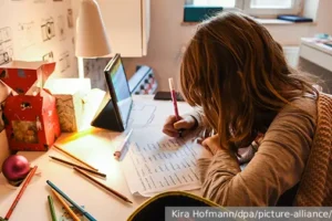 Максим Пратусевич и Госдума о создании ИИ-устойчивых заданий для школьников maksim pratusevich i gosduma o sozdanii iiustojchivyh zadanij dlya shkolnikov-lessontime-ru-0