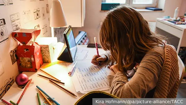 Заслуженный учитель рассказал, какие домашние задания школьнику не сможет сделать ИИ