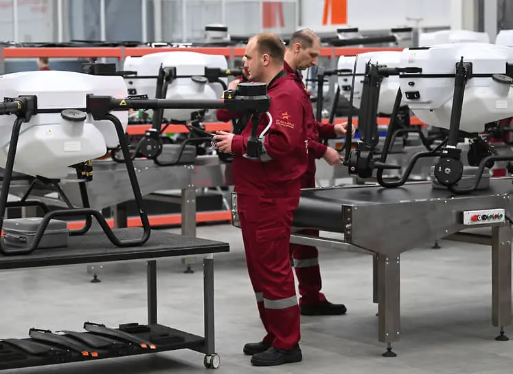 Путин поддержал рост зарплат в сфере БПЛА через А.Н.Т и hh.ru, Россия лидирует-0