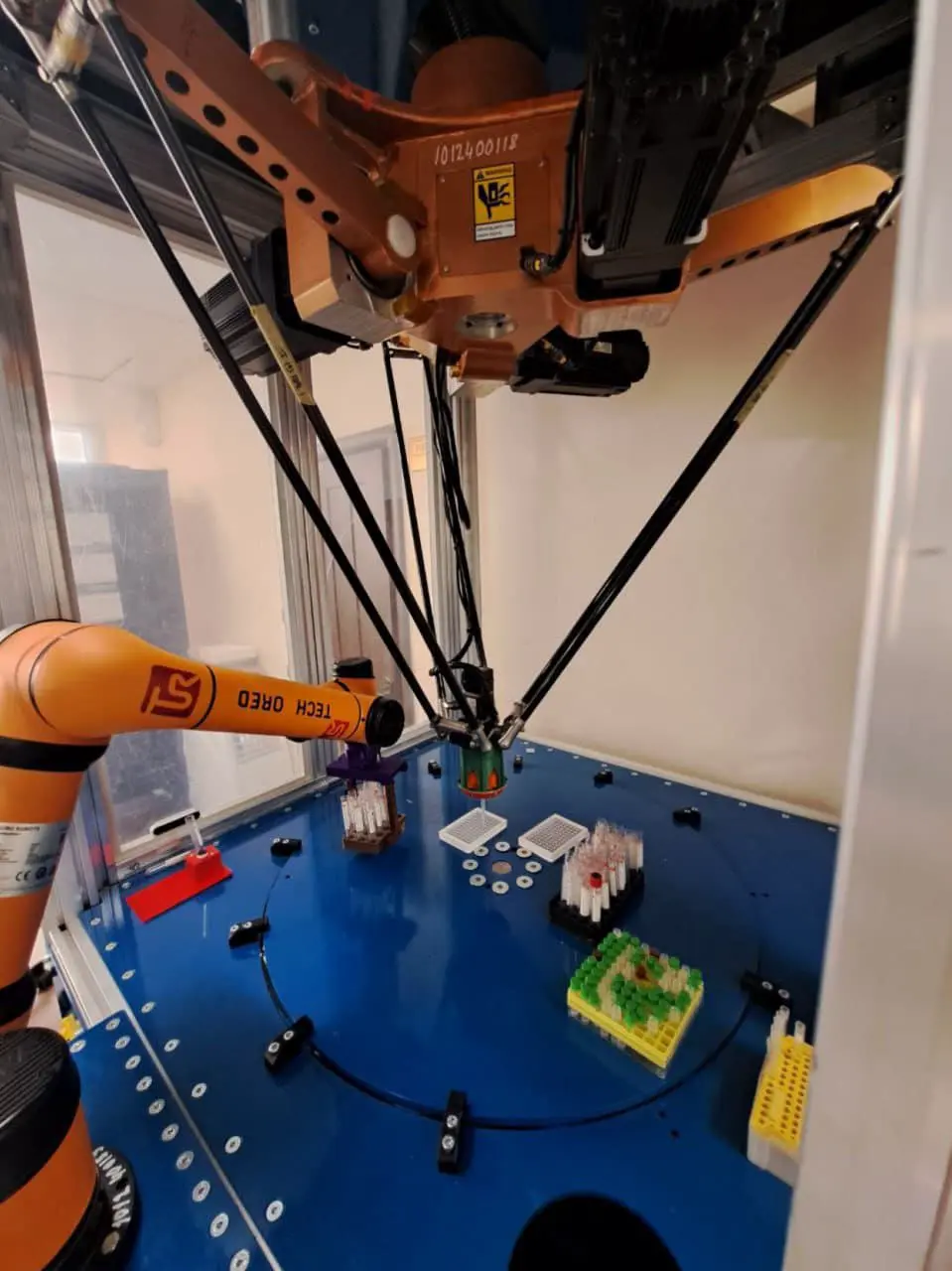 Сергей Халапян и Владислав Воробьёв из НИТУ МИСИС работают над автоматизацией лабораторных роботов-0