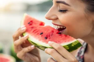 Советы Татьяны Симоновой из СберЗдоровье о здоровом питании с арбузом и дыней sovety tatyany simonovoj iz sberzdorove o zdorovom pitanii s arbuzom i dynej-lessontime-ru-0