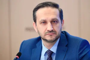 Владимир Чуланов из Минздрава России отметил высокую эффективность вакцинации против менингококковой инфекции vladimir chulanov iz minzdrava rossii otmetil vysokuyu effektivnost vakczinaczii protiv meningokokkovoj infekczii-lessontime-ru-0