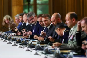 Макрон и Стармер объединяют союзников, ставки для Украины достигают предела makron i starmer obedinyayut soyuznikov stavki dlya ukrainy dostigayut predela-lessontime-ru-0