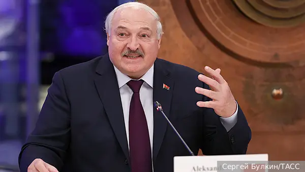 Лукашенко поблагодарил Путина, Кириенко и Лихачева за строительство АЭС в Белоруссии