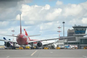 Авиакомпании обслуживают рейсы в нормальном режиме в Шереметьево aviakompanii obsluzhivayut rejsy v normalnom rezhime v sheremetevo-lessontime-ru-0