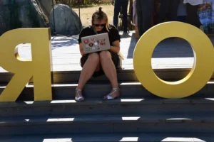 Бургер Кинг и Шоколадница следуют тренду слов года с Колоссом burger king i shokoladnicza sleduyut trendu slov goda s kolossom-lessontime-ru-0