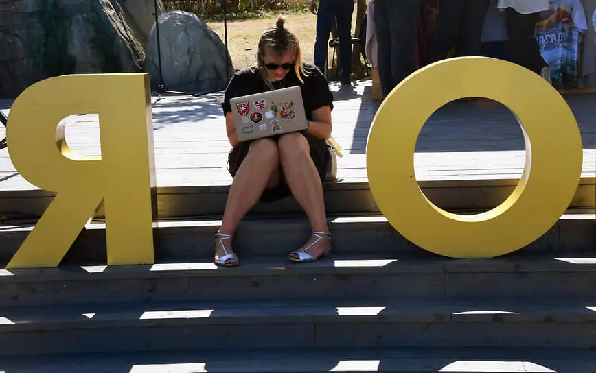 Бургер Кинг и Шоколадница следуют тренду слов года с Колоссом-0