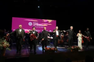 Антон Кобяков и Елена Маринина представляют яркие инициативы ВЭФ-2025 anton kobyakov i elena marinina predstavlyayut yarkie inicziativy vef2025-lessontime-ru-0