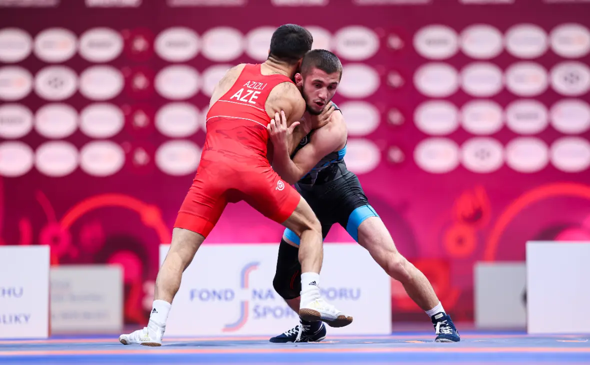 Эмин Сефершаев (справа) (imago / Global Look Press)