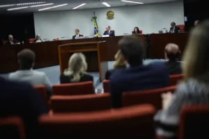 Исторический вердикт Суда о Жаире Болсонару активизирует Лулу да Силву istoricheskij verdikt suda o zhaire bolsonaru aktiviziruet lulu da silvu-lessontime-ru-0