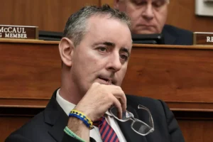 Линдси Грэм и Дональд Трамп — разногласия вокруг санкций США против России обостряются lindsi grem i donald tramp raznoglasiya vokrug sankczij ssha protiv rossii obostryayutsya-lessontime-ru-0