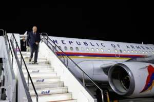 Никол Пашинян совершил исторический первый перелет над Азербайджаном за 30 лет nikol pashinyan sovershil istoricheskij pervyj perelet nad azerbajdzhanom za 30 let-lessontime-ru-0