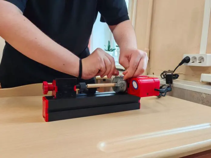 Правительство Свердловской области и Минпросвещения РФ оборудовали школы области-0