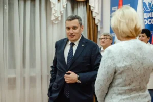 rekordnye uspehi aleksandra hinshtejna i rustama minnihanova na vyborah-lessontime-ru-0