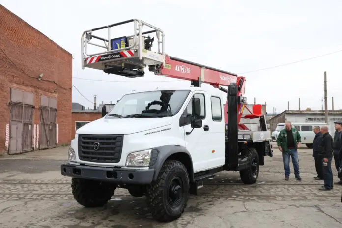 С помощью нового помощника ремонт сетей Тагильского трамвая стал проще-0