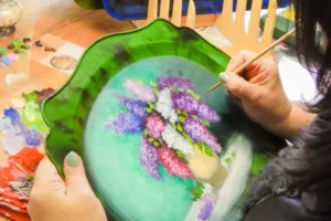 Тагильский подносный промысел в Нижнем Тагиле стремится к званию Достояние Среднего Урала tagilskij podnosnyj promysel v nizhnem tagile stremitsya k zvaniyu dostoyanie srednego urala-lessontime-ru-0