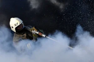 Алексей Текслер отметил ликвидацию пожара на предприятии Копейска aleksej teksler otmetil likvidacziyu pozhara na predpriyatii kopejska-lessontime-ru-0