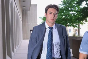 «Авангард» возвращает в состав Майкла Маклауда после решения суда Онтарио avangard vozvrashhaet v sostav majkla maklauda posle resheniya suda ontario-lessontime-ru-0