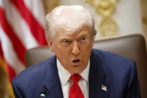 Дональд Трамп и Владимир Путин обсуждают будущее Украины и ракеты Tomahawk donald tramp i vladimir putin obsuzhdayut budushhee ukrainy i rakety -lessontime-ru-0