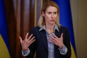 es odobril amerikanskie sankczii protiv rossii vklyuchaya rosneft i lukojl-lessontime-ru-0