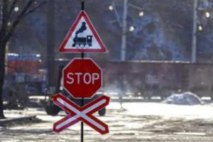vremennoe ogranichenie dvizheniya cherez pereezd vo vladivostoke novosti ot dalnevostochnoj zheleznoj dorogi-lessontime-ru-0