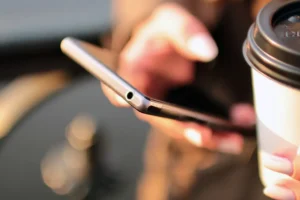 Кибермошенники с помощью Telegram-бота под видом F6 используют промокоды для сбора данных kibermoshenniki s pomoshhyu bota pod vidom 6 ispolzuyut promokody dlya sbora dannyh-lessontime-ru-0